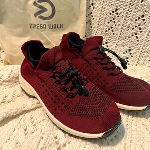Omega walk shoes
